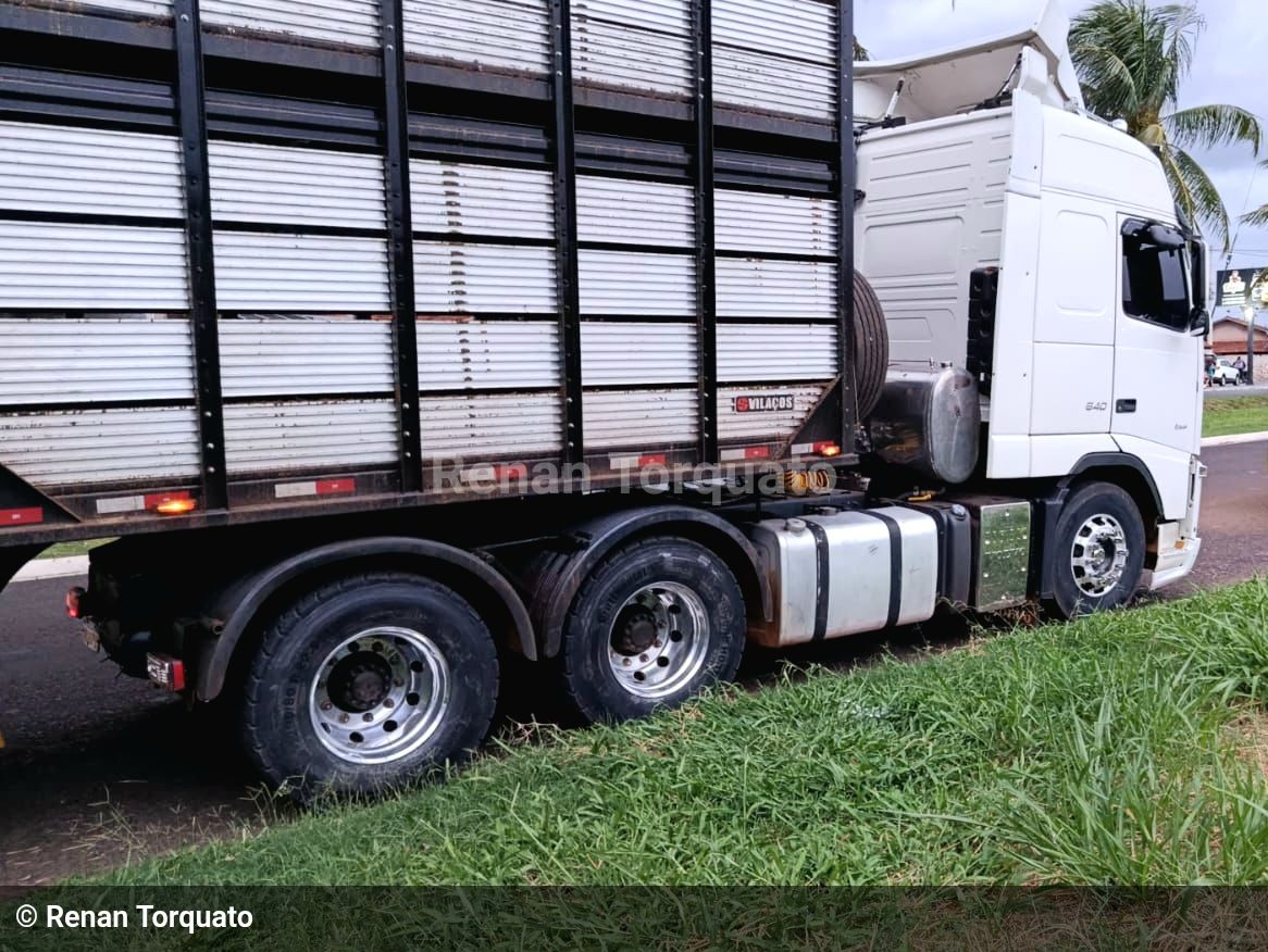 caminhao volvo FH-540 6x4 2p (diesel) (E5) 2014 em São José do Rio Preto/São Paulo - Imagem 4 de 5