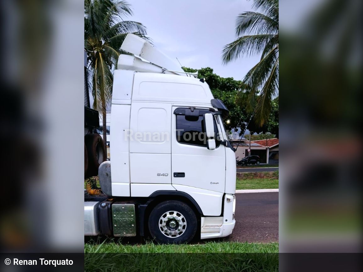 caminhao volvo FH-540 6x4 2p (diesel) (E5) 2014 em São José do Rio Preto/São Paulo - Imagem 3 de 5