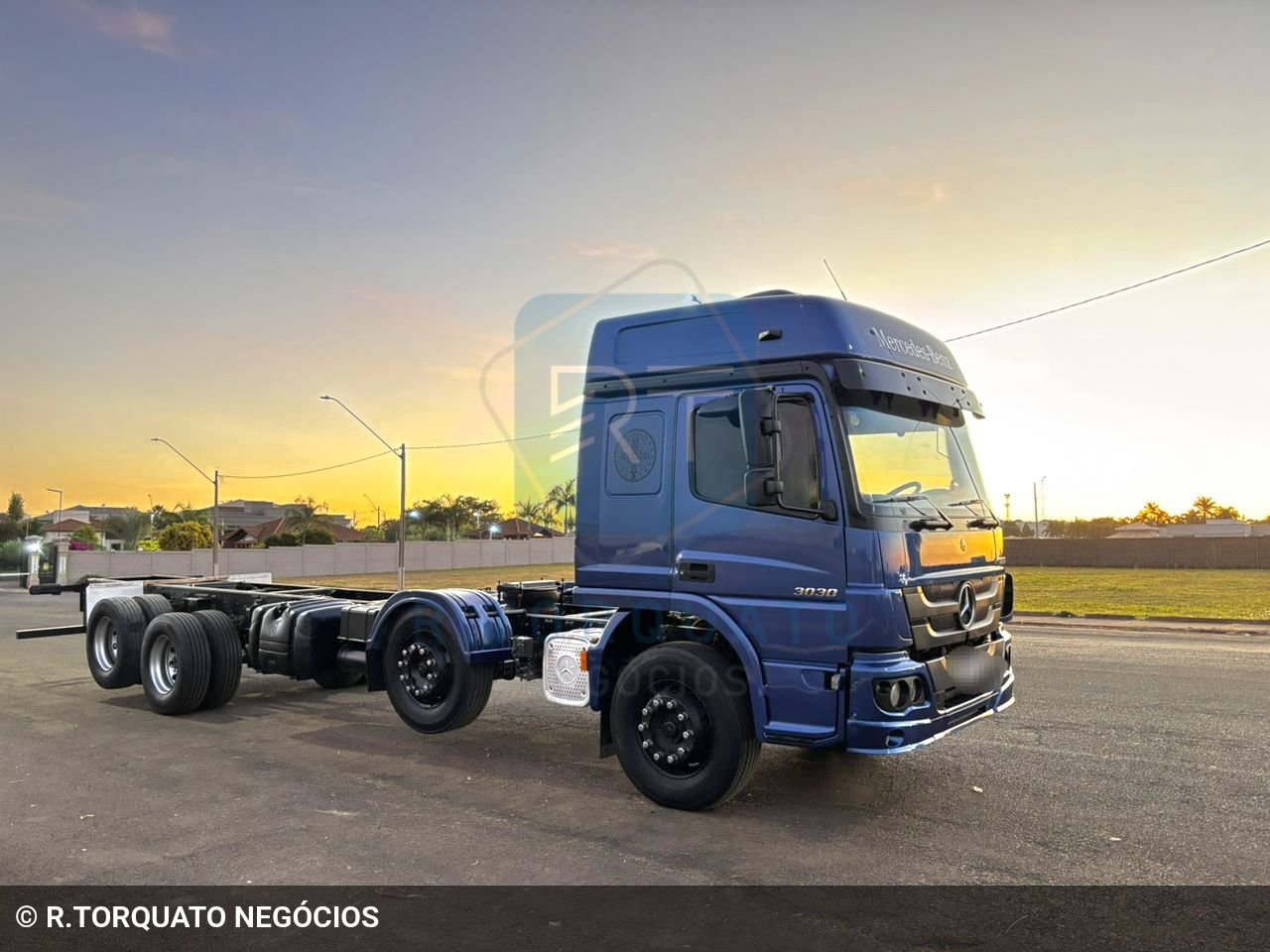 caminhao mercedes-benz Atego 3030 8x2 2p (diesel)(E5) 2021 em São José do Rio Preto/São Paulo - Imagem 1 de 9