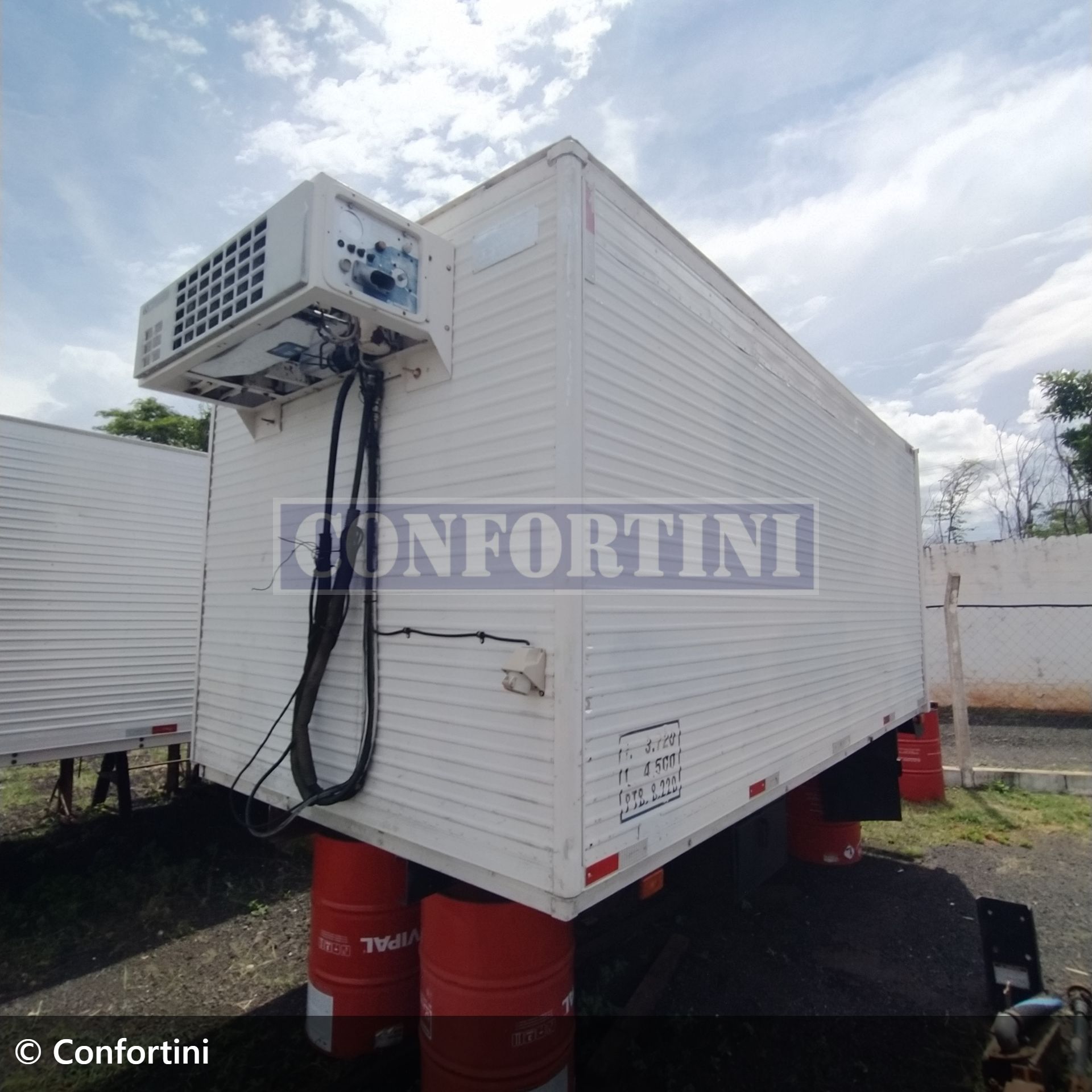 implemento facchini Baú / Furgão Frigorífico 1990 em Bady Bassitt/São Paulo - Imagem 2 de 7