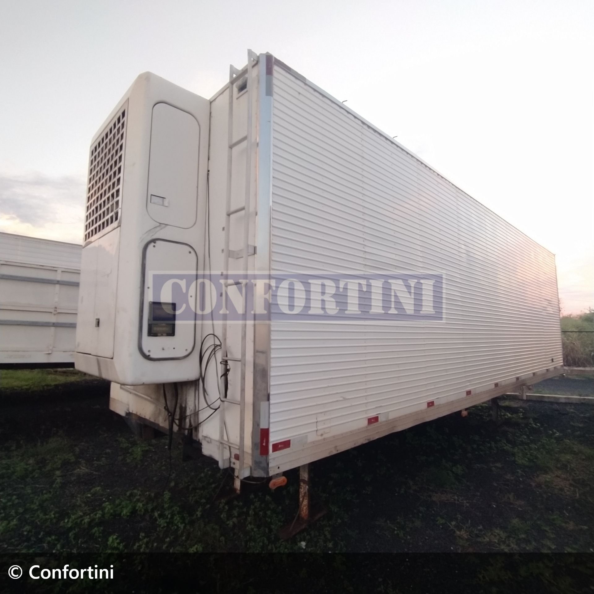 implemento ibipora Baú / Furgão Frigorífico 2010 em Bady Bassitt/São Paulo - Imagem 1 de 11