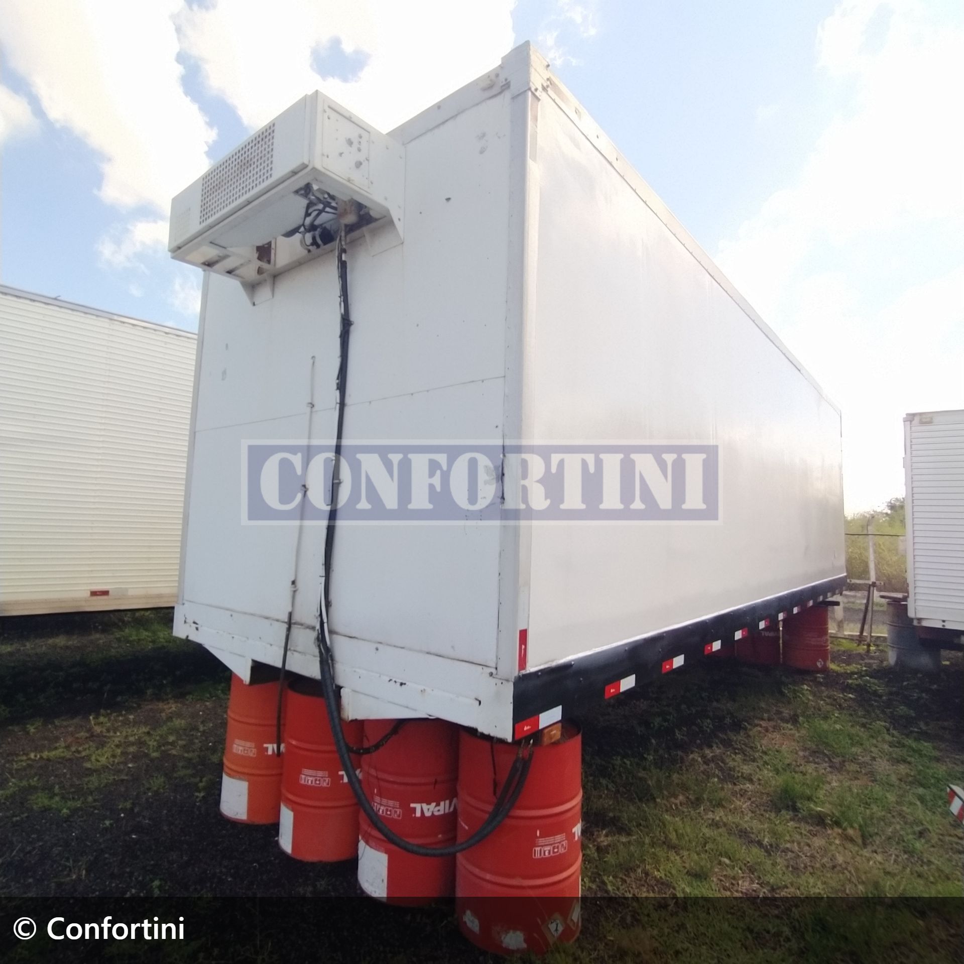 implemento facchini Baú / Furgão Frigorífico 2006 em Bady Bassitt/São Paulo - Imagem 2 de 10