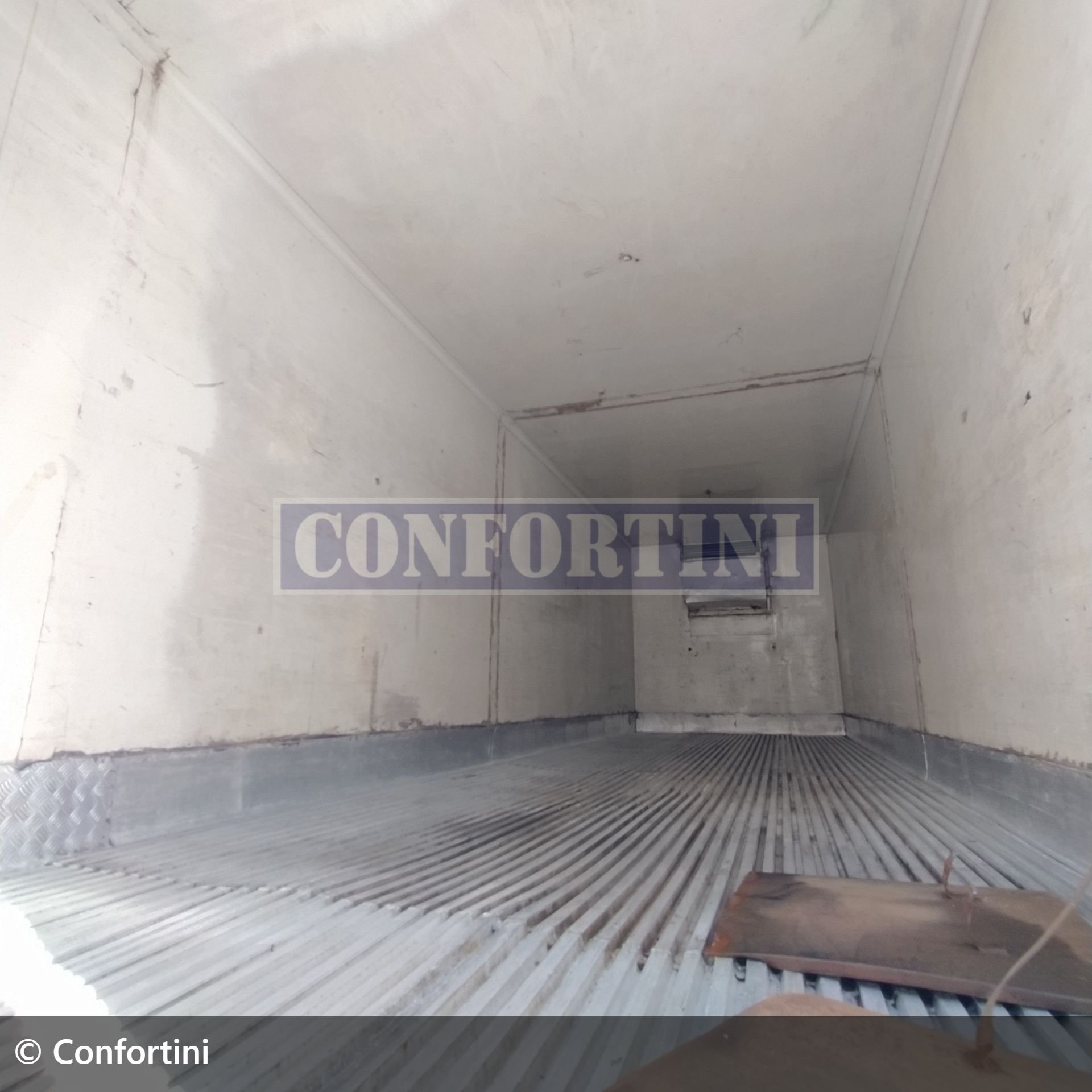 implemento fibrasil Baú / Furgão Frigorífico 2000 em Bady Bassitt/São Paulo - Imagem 6 de 9