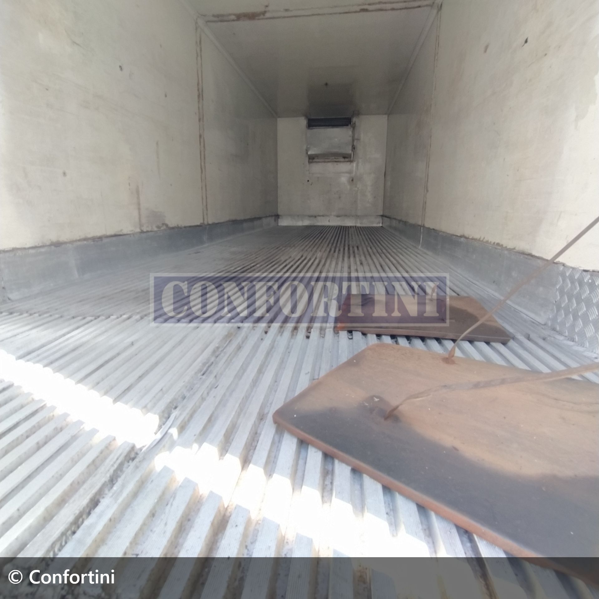 implemento fibrasil Baú / Furgão Frigorífico 2000 em Bady Bassitt/São Paulo - Imagem 9 de 9