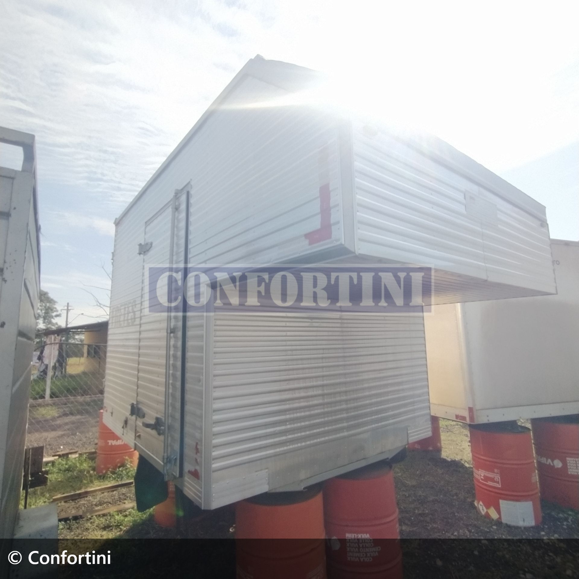 implemento outros Baú / Furgão Carga Seca 2018 em Bady Bassitt/São Paulo - Imagem 2 de 8