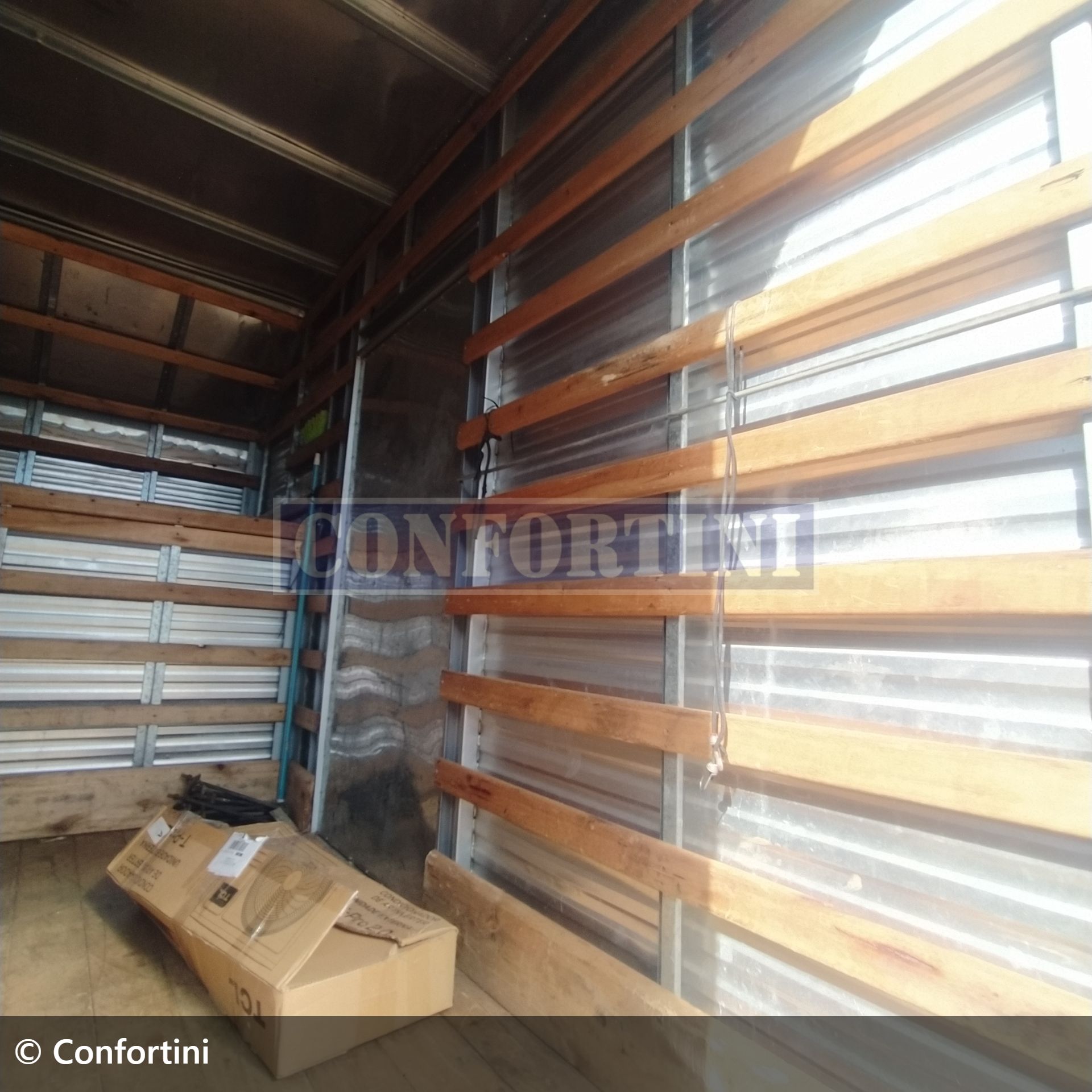 implemento outros Baú / Furgão Carga Seca 2018 em Bady Bassitt/São Paulo - Imagem 6 de 8